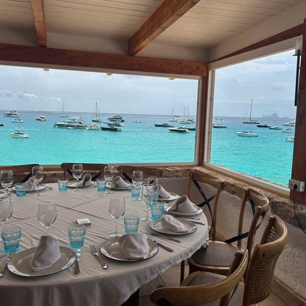 Es Molí de Sal lunch: Formentera with tropical blue waters